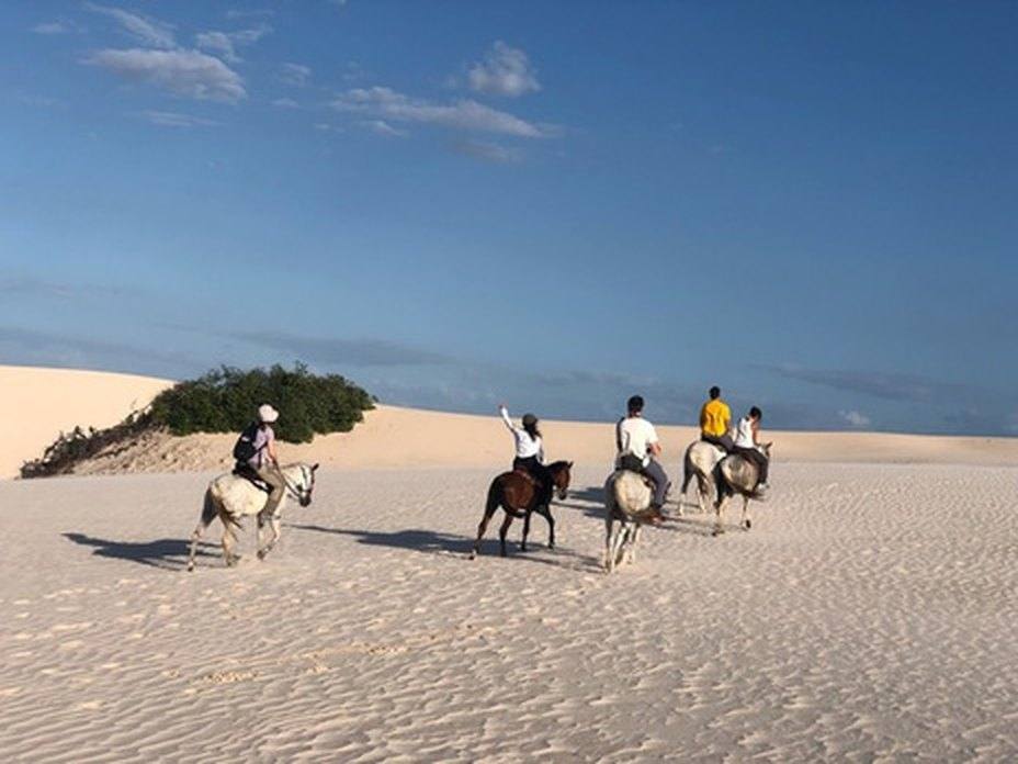 Passeio a cavalo nas dunas