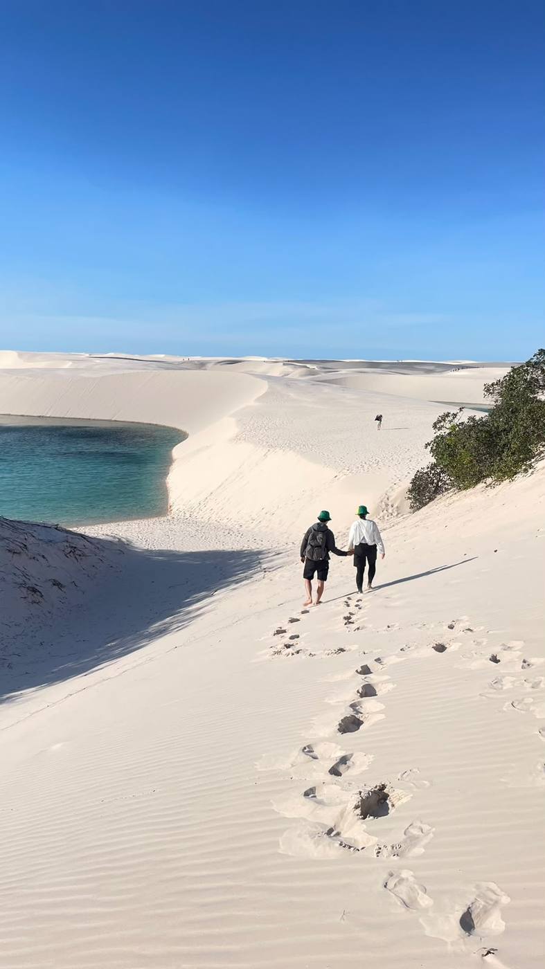 Caminhada entre dunas e lagoas
