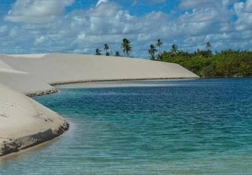 Lagoa cristalina nos Lençóis